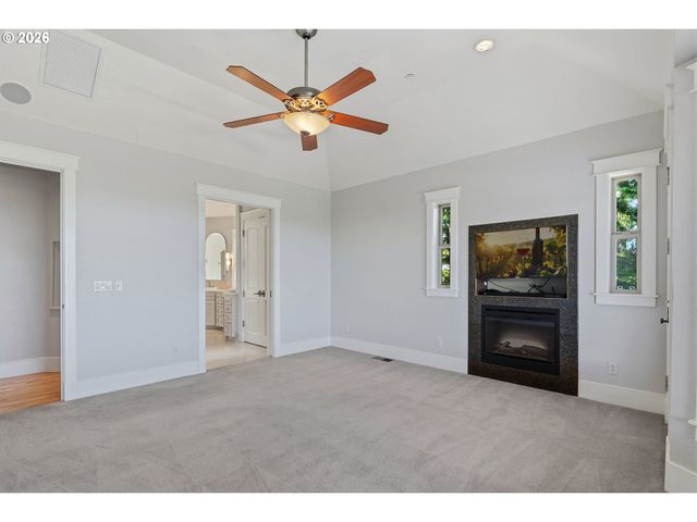18885 Ne BUENA VISTA Dr, Dundee, OR 97115