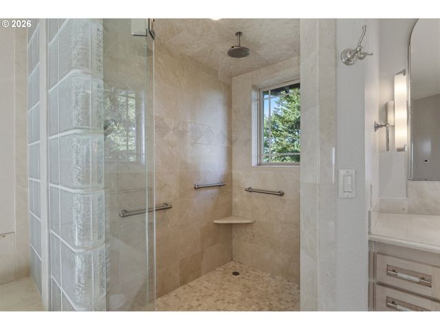 18885 Ne BUENA VISTA Dr, Dundee, OR 97115