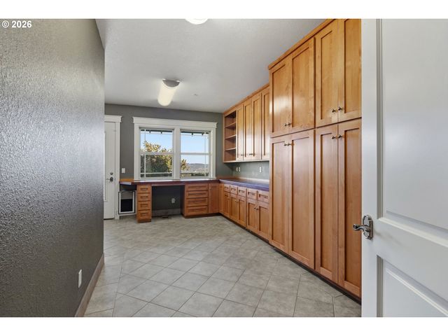 18885 Ne BUENA VISTA Dr, Dundee, OR 97115