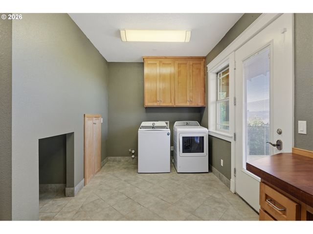 18885 Ne BUENA VISTA Dr, Dundee, OR 97115
