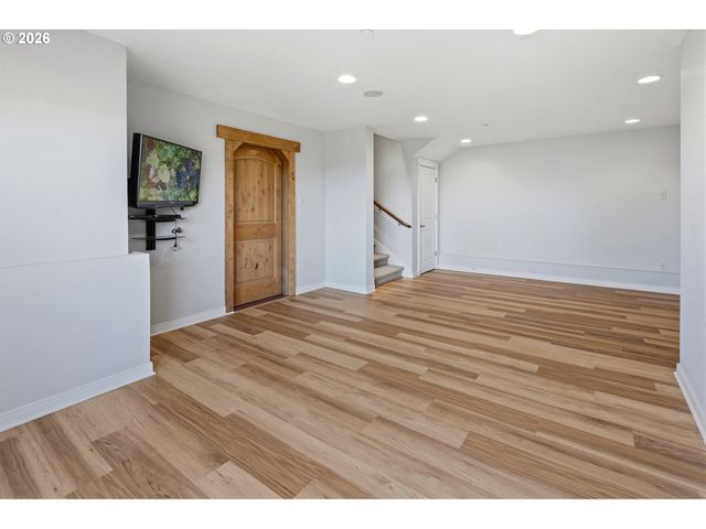 18885 Ne BUENA VISTA Dr, Dundee, OR 97115