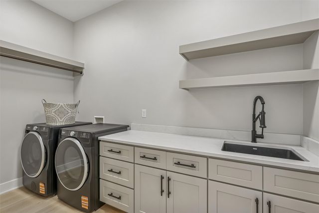 18251 Alderleaf Drive, Clive, IA 50325