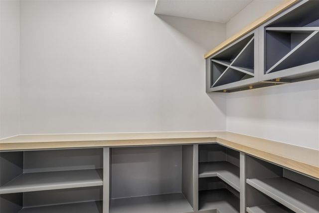 18251 Alderleaf Drive, Clive, IA 50325