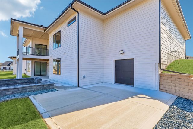 18251 Alderleaf Drive, Clive, IA 50325