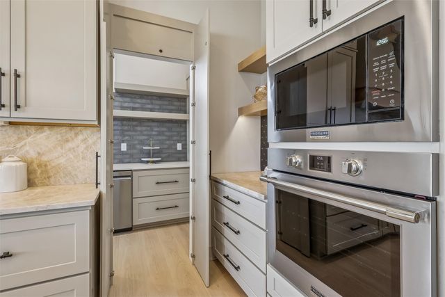 18251 Alderleaf Drive, Clive, IA 50325