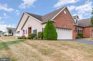 1555 REVERE DR, Mechanicsburg, PA 17050