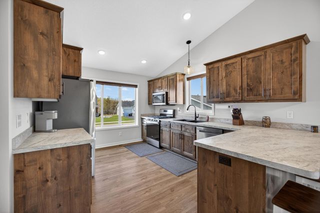 25695 Euclid Avenue, Wyoming, MN 55092