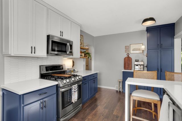 935 Iowa Avenue W, Saint Paul, MN 55117