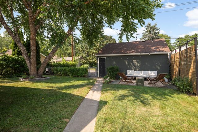 935 Iowa Avenue W, Saint Paul, MN 55117