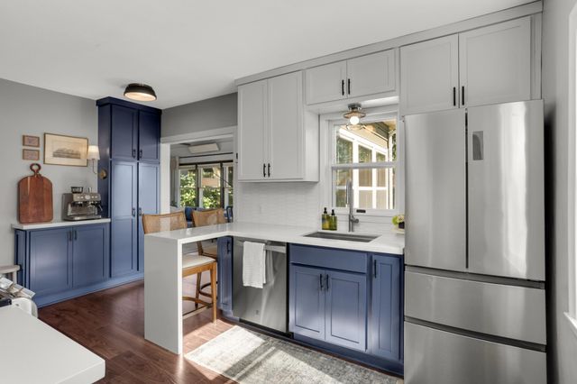 935 Iowa Avenue W, Saint Paul, MN 55117