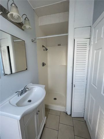 38 Freebody Street 207, Newport, RI 02840
