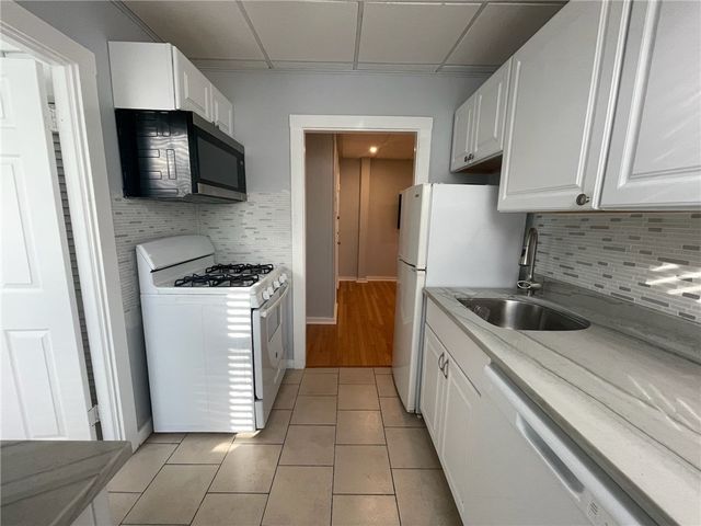 38 Freebody Street 207, Newport, RI 02840
