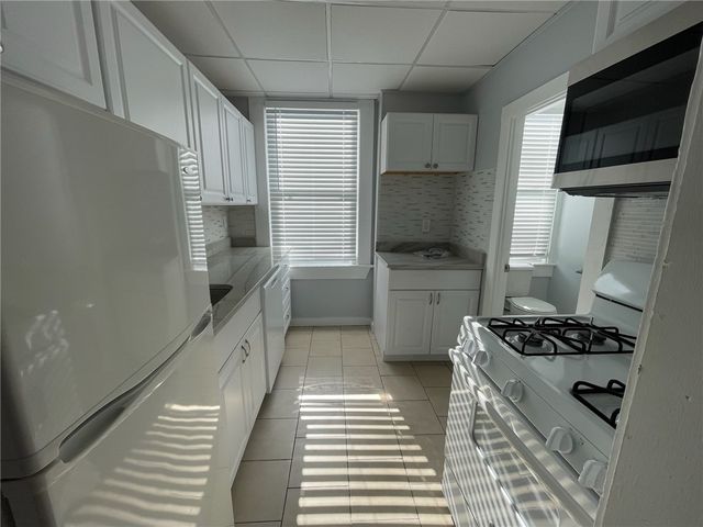 38 Freebody Street 207, Newport, RI 02840