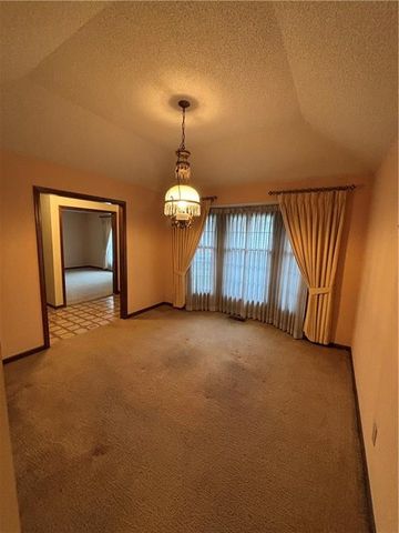 10580 Noland Road, Overland Park, KS 66215