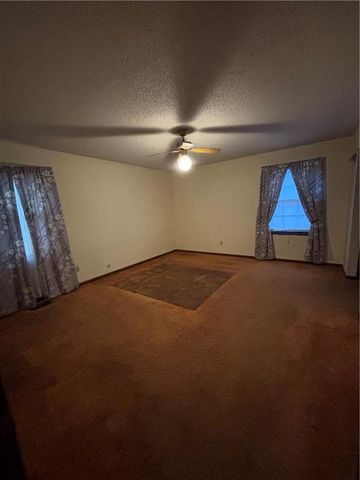 10580 Noland Road, Overland Park, KS 66215