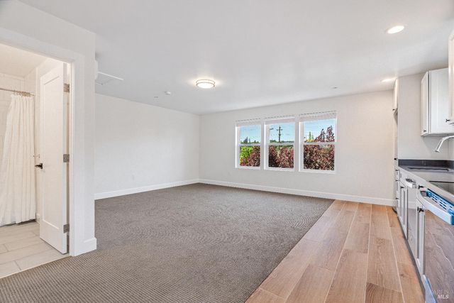 109 Paul Wittke Dr, Healdsburg, CA 95448