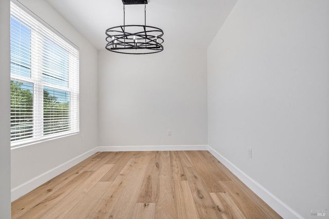 109 Paul Wittke Dr, Healdsburg, CA 95448