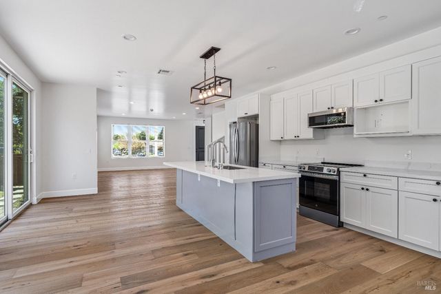 109 Paul Wittke Dr, Healdsburg, CA 95448