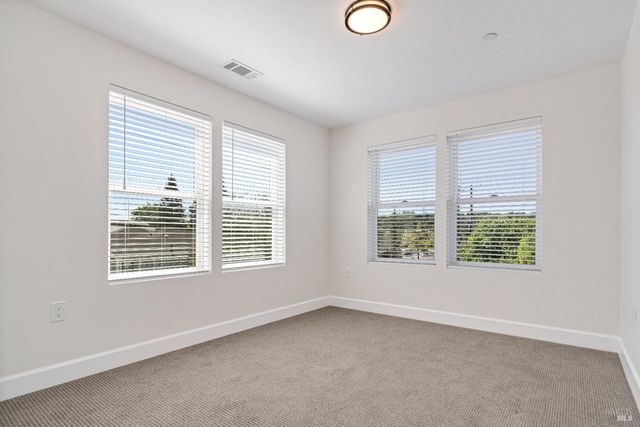 109 Paul Wittke Dr, Healdsburg, CA 95448