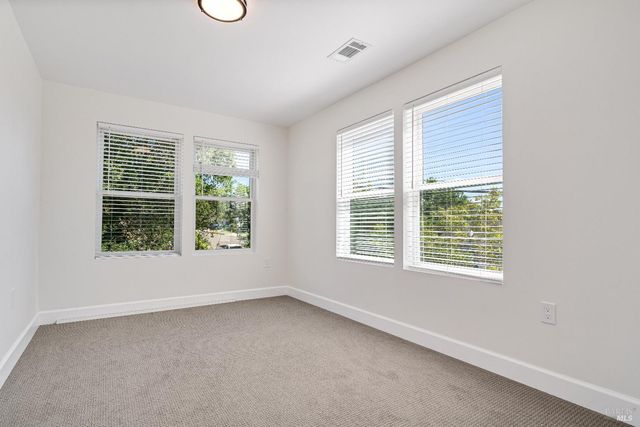 109 Paul Wittke Dr, Healdsburg, CA 95448