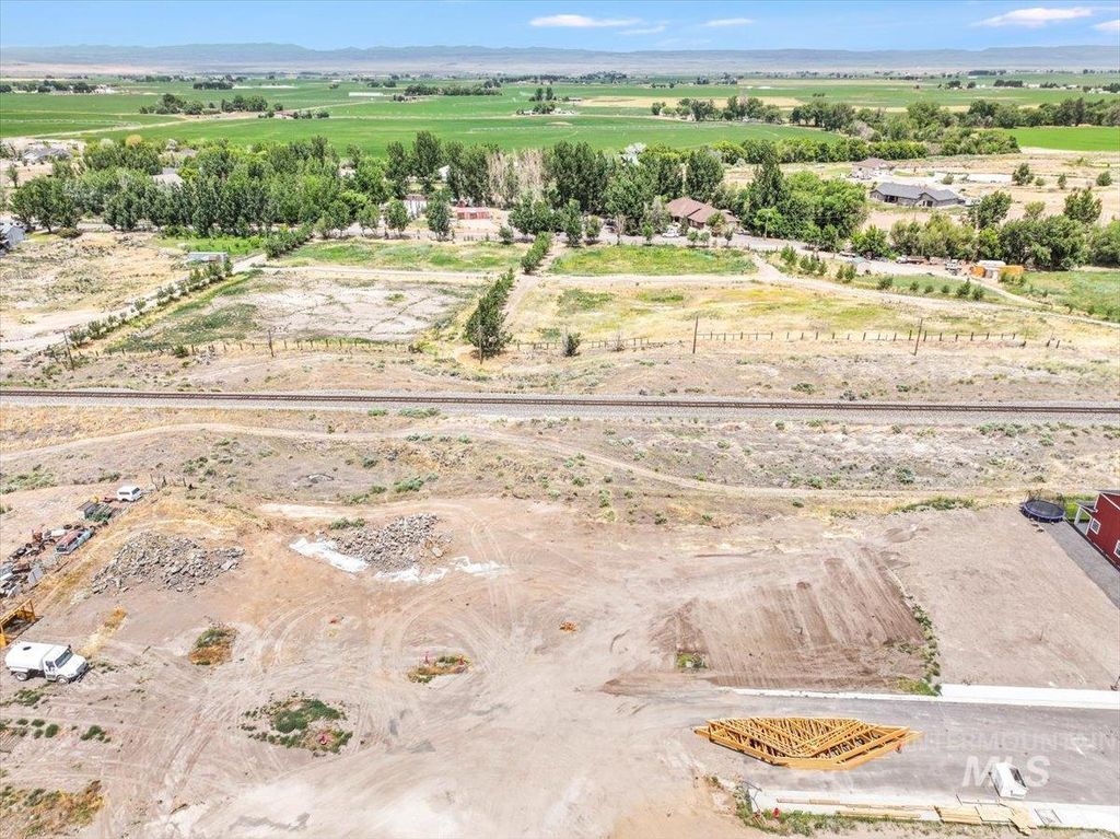 1104 Liberty Street, Gooding, ID 83330 photo 2