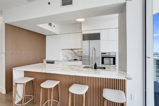 400 Alton Rd PH11, Miami Beach, FL 33139