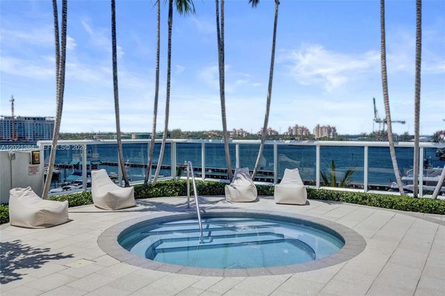 400 Alton Rd PH11, Miami Beach, FL 33139