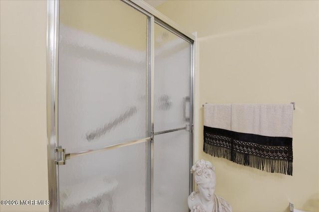 28 Golden Willows Avenue 1000, Lakewood, NJ 08701