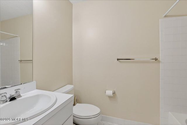 28 Golden Willows Avenue 1000, Lakewood, NJ 08701