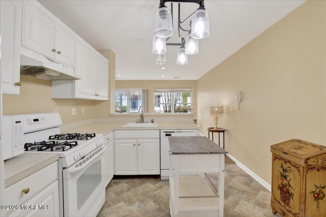 28 Golden Willows Avenue 1000, Lakewood, NJ 08701