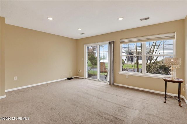 28 Golden Willows Avenue 1000, Lakewood, NJ 08701