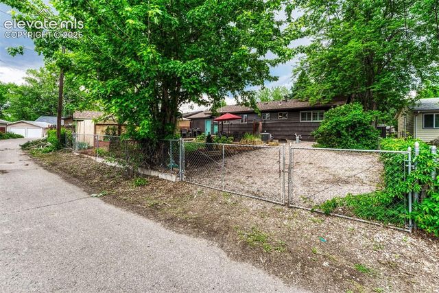 2830 N Institute Street, Colorado Springs, CO 80907