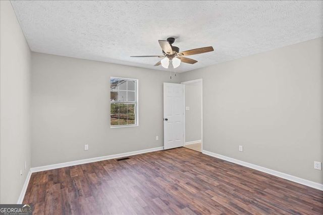 101 Doe Lane SE, Calhoun, GA 30701