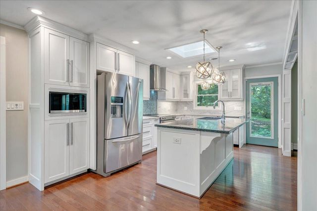 6932 Mary B PL, Roanoke, VA 24018