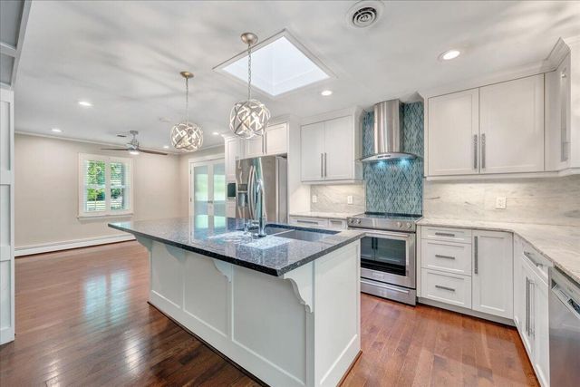 6932 Mary B PL, Roanoke, VA 24018