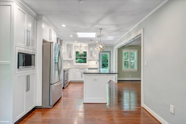 6932 Mary B PL, Roanoke, VA 24018