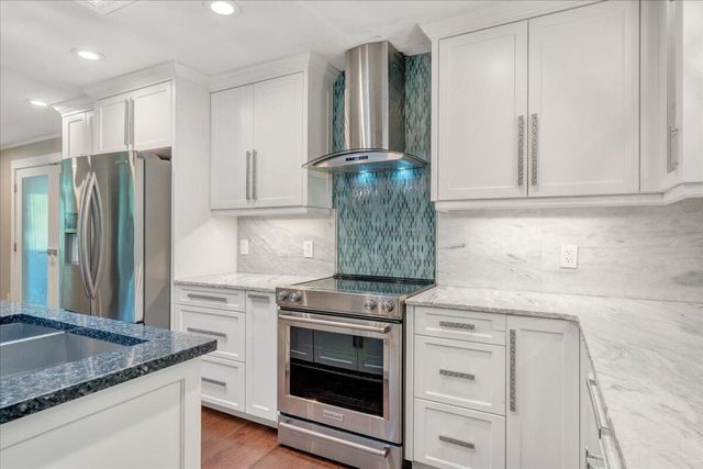 6932 Mary B PL, Roanoke, VA 24018