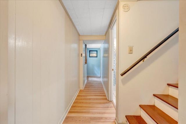 6932 Mary B PL, Roanoke, VA 24018