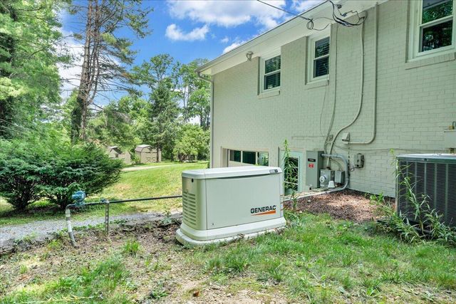 6932 Mary B PL, Roanoke, VA 24018