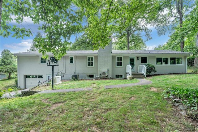 6932 Mary B PL, Roanoke, VA 24018