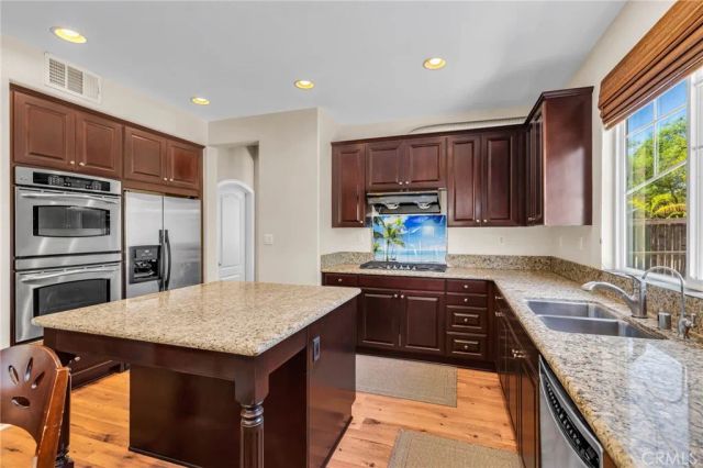 36689 Clove Currant Lane, Murrieta, CA 92562