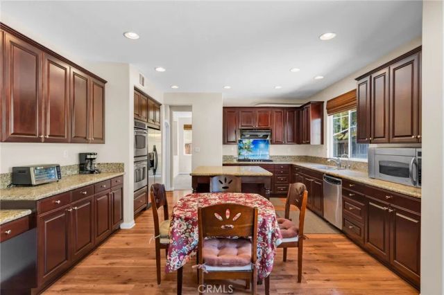 36689 Clove Currant Lane, Murrieta, CA 92562