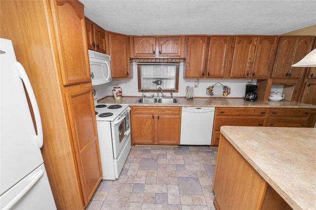 6356 BEECHWOOD AVENUE, Lake Wales, FL 33898