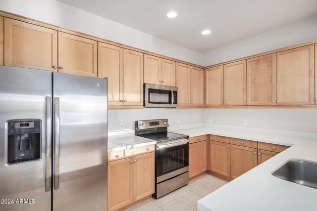 19475 N GRAYHAWK Drive 2077, Scottsdale, AZ 85255