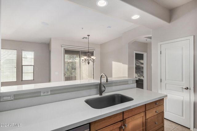 19475 N GRAYHAWK Drive 2077, Scottsdale, AZ 85255
