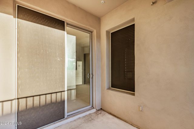 19475 N GRAYHAWK Drive 2077, Scottsdale, AZ 85255