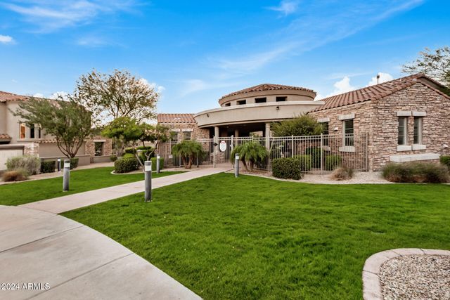 19475 N GRAYHAWK Drive 2077, Scottsdale, AZ 85255