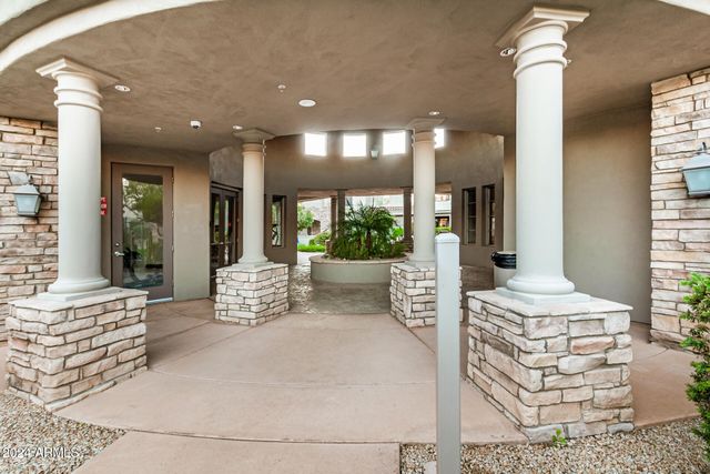 19475 N GRAYHAWK Drive 2077, Scottsdale, AZ 85255