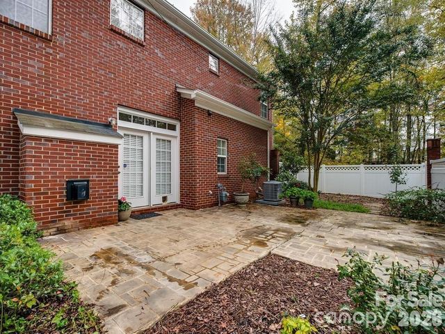 10412 Berkeley Woods Lane, Charlotte, NC 28277
