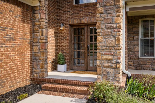978 Brooke Stone Drive, Soddy Daisy, TN 37379